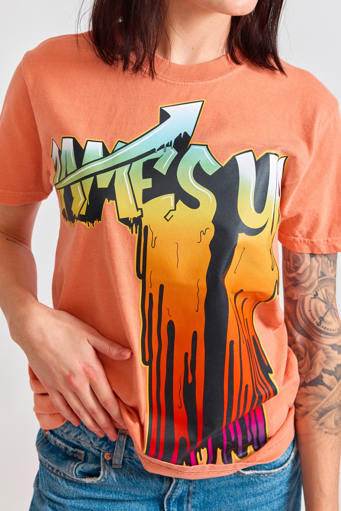 T-shirt doux avec peinture en spray délavée vintage