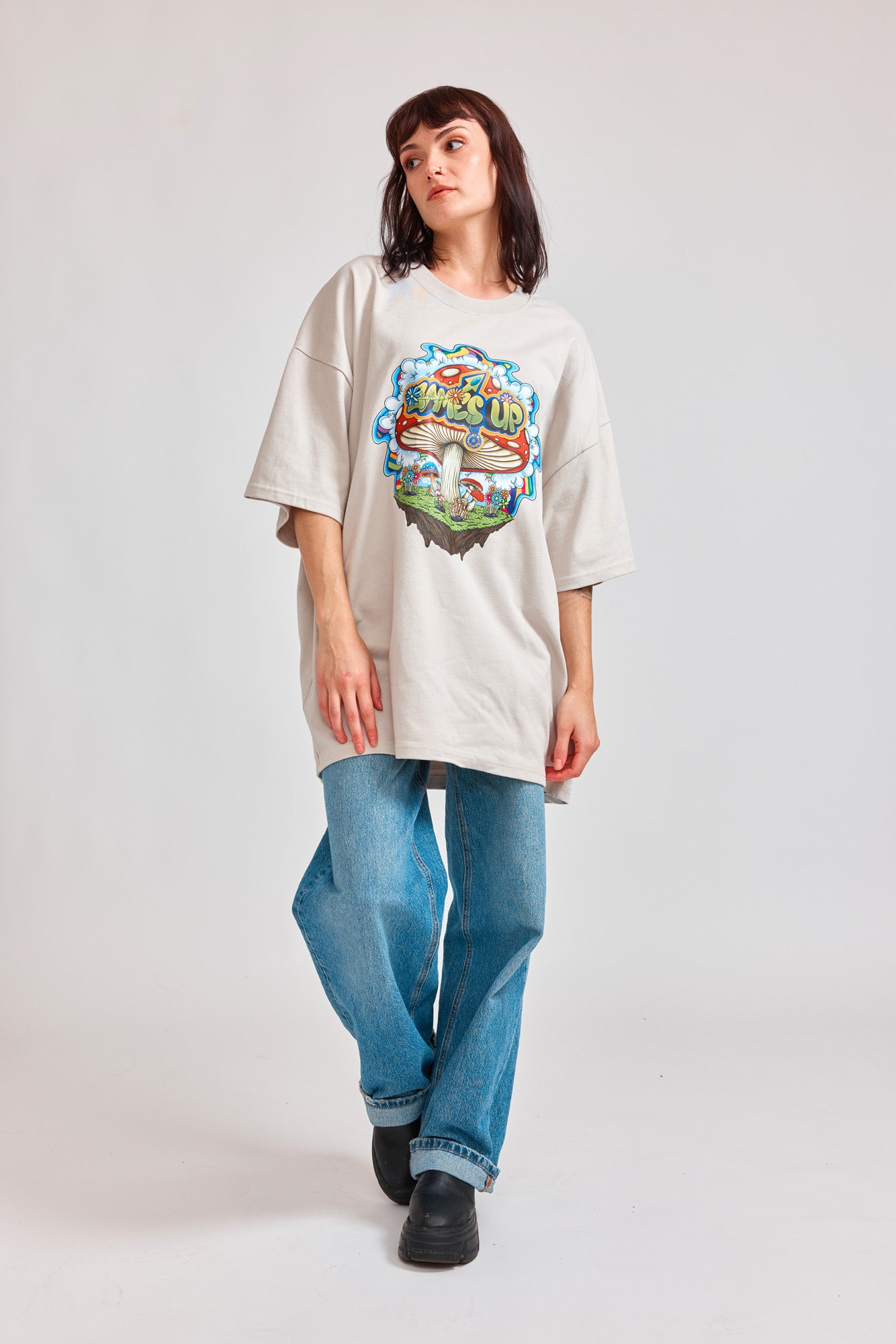 Psychedelic good vibes mushroom loose heavy T-shirt